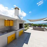 Immortelle With Pool And Sea View