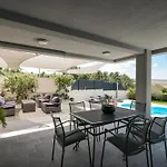 Immortelle With Pool And Sea View * ロバニスカ