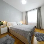 ヴィラ Immortelle With Pool And Sea View ロバニスカ