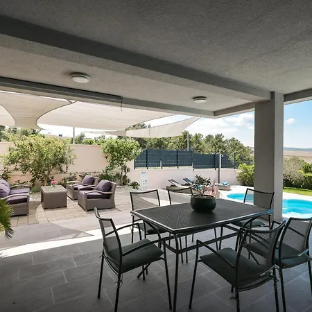 Immortelle With Pool And Sea View * Rovanjska
