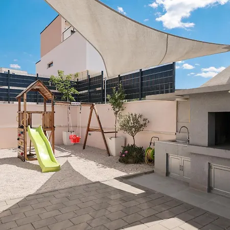 Immortelle With Pool And Sea View *