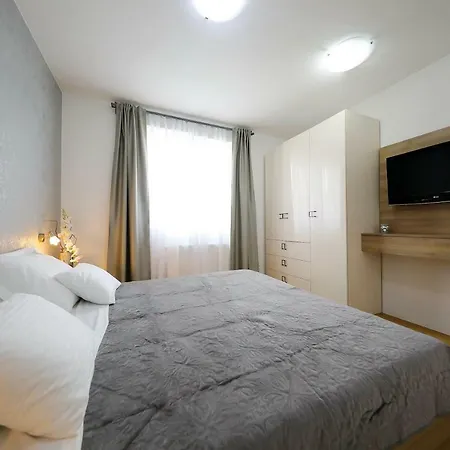 Immortelle With Pool And Sea View * Rovanjska