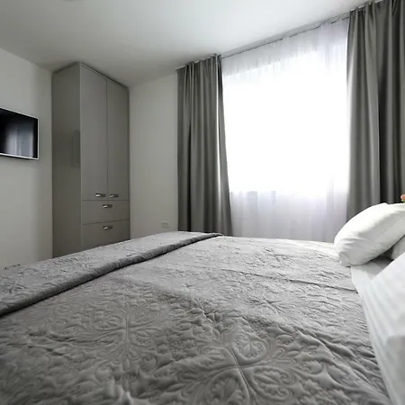 Villa Immortelle With Pool And Sea View Rovanjska