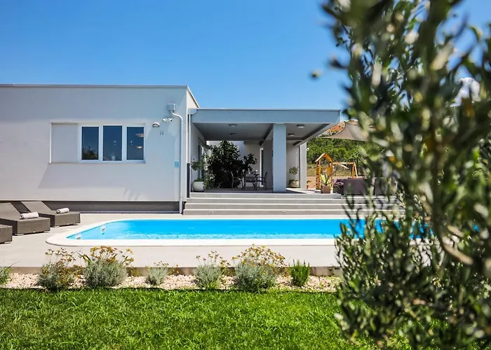 Vila Immortelle With Pool And Sea View *