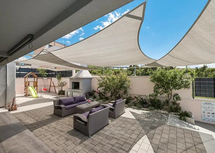 Immortelle With Pool And Sea View Vila Rovanjska