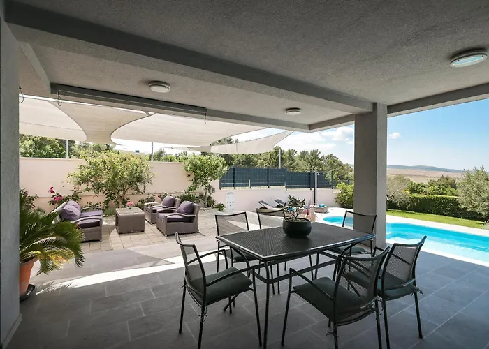 Immortelle With Pool And Sea View * Rovanjska