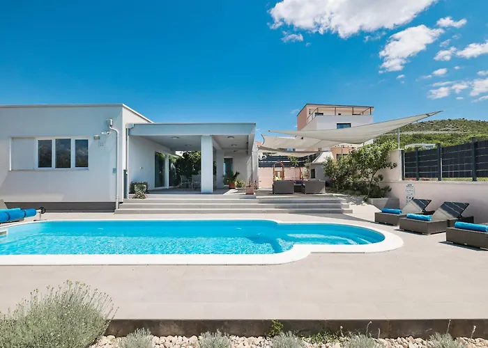 Immortelle With Pool And Sea View * Rovanjska