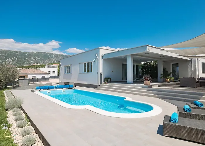 Vila Immortelle With Pool And Sea View