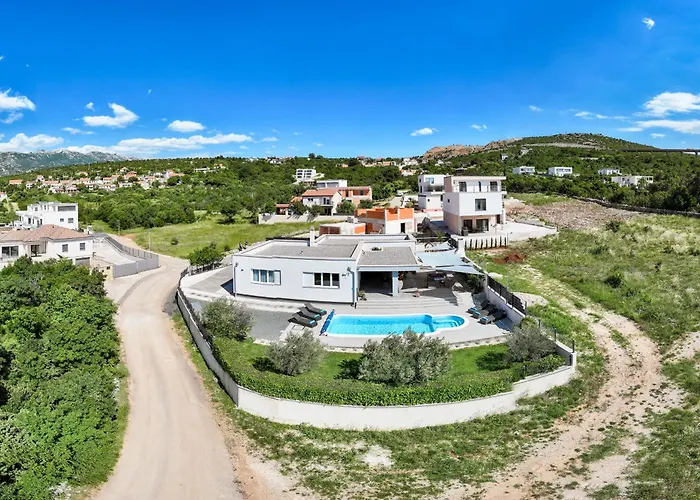 Immortelle With Pool And Sea View Vila