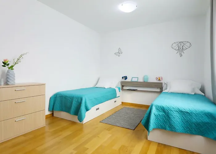 Immortelle With Pool And Sea View Vila