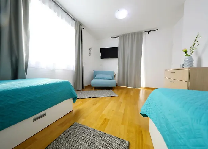 Immortelle With Pool And Sea View Rovanjska