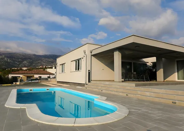 Vila Immortelle With Pool And Sea View