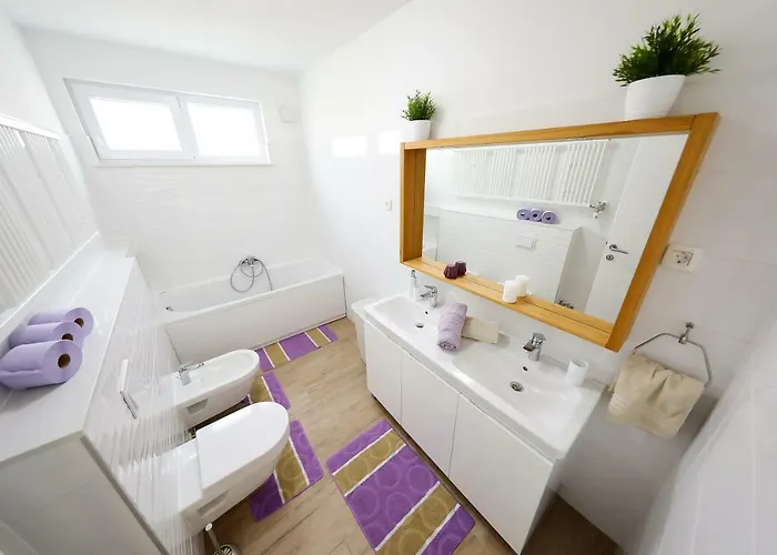 Immortelle With Pool And Sea View Vila