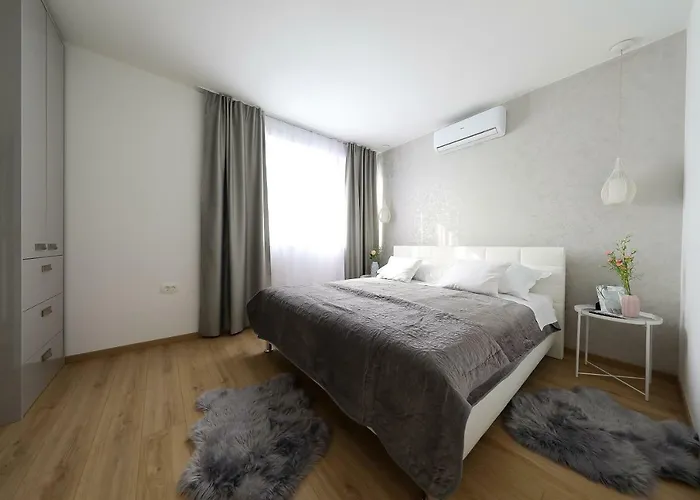 Vila Immortelle With Pool And Sea View Rovanjska