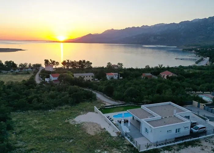 Immortelle With Pool And Sea View Vila *