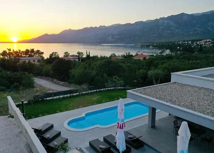 Vila Immortelle With Pool And Sea View