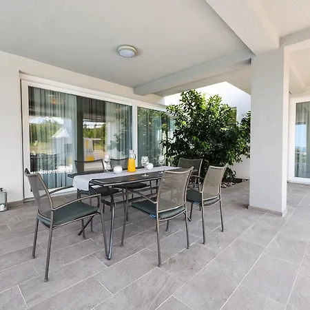 Immortelle With Pool And Sea View *