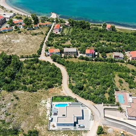 Immortelle With Pool And Sea View