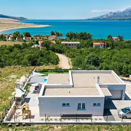 Immortelle With Pool And Sea View ロバニスカ