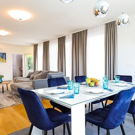 Immortelle With Pool And Sea View *