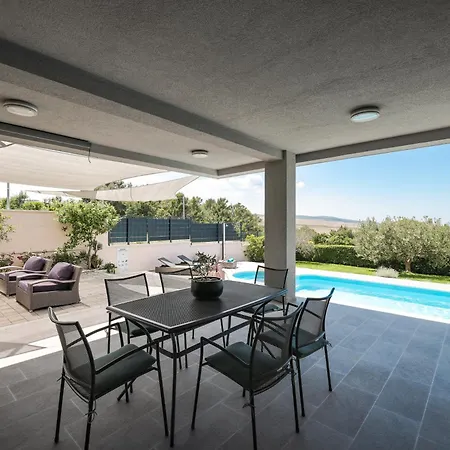 Immortelle With Pool And Sea View * Rovanjska
