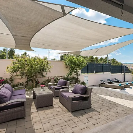 Immortelle With Pool And Sea View ヴィラ