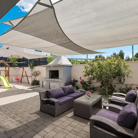 Immortelle With Pool And Sea View ヴィラ *