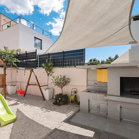 Immortelle With Pool And Sea View ヴィラ