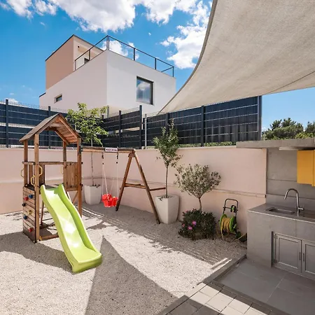 Immortelle With Pool And Sea View ヴィラ *