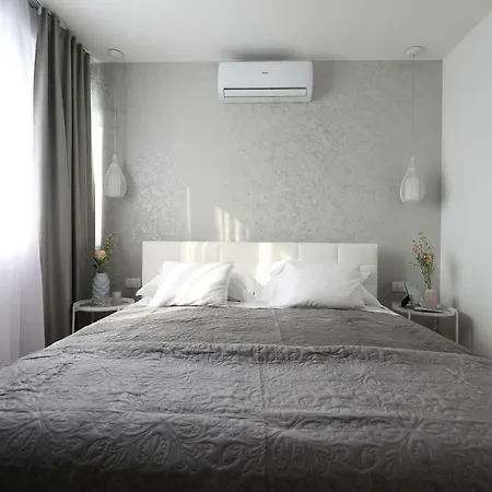 Immortelle With Pool And Sea View