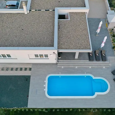 Immortelle With Pool And Sea View