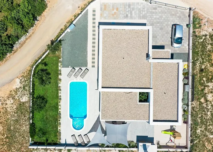 Immortelle With Pool And Sea View 빌라