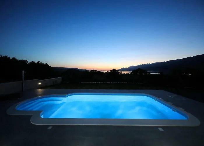 Immortelle With Pool And Sea View 빌라 *