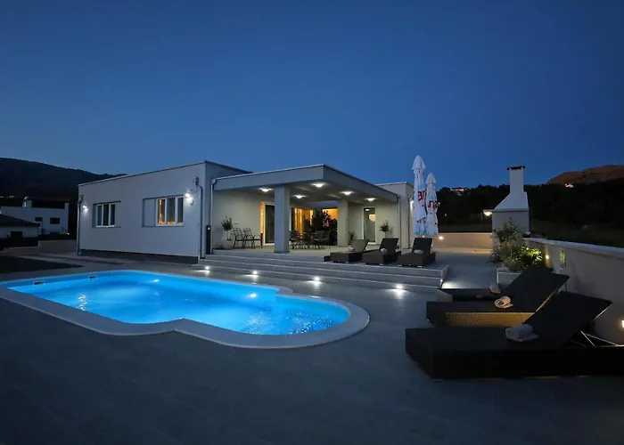 빌라 Immortelle With Pool And Sea View